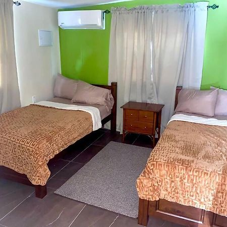 Centrally Located, Private, 1 Bedroom Apartment. Βίλλεμσταντ Εξωτερικό φωτογραφία